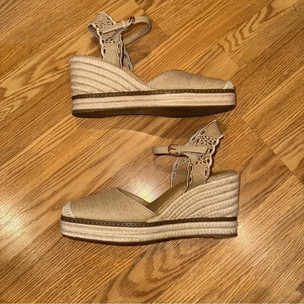 Crown Vintage Eyelet Detail Tan Espadrille 4”‎ Wedges Size 9.5 M